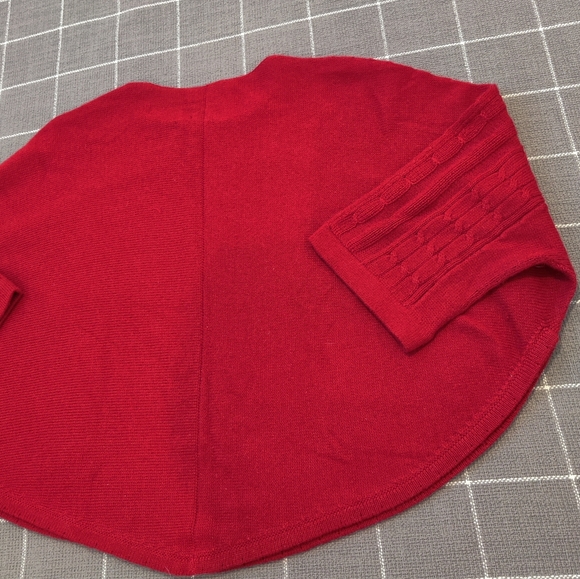 Baby Alpaca Red Poncho Sweater Crew Neck Cable Knit Made in Peru - Picture 3 of 7